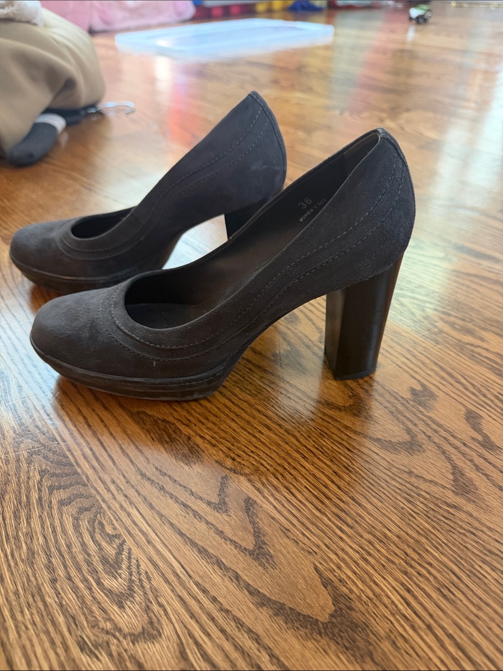 Tod’s Classic Women's black suede  Block Heel Pumps